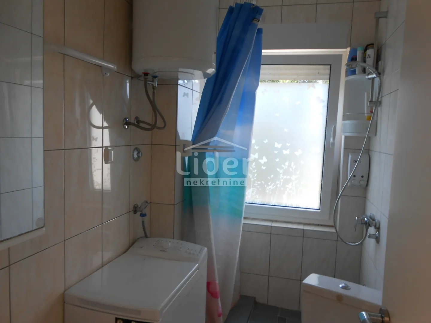 prilika! apartman na samo 100 m od mora - slika 14