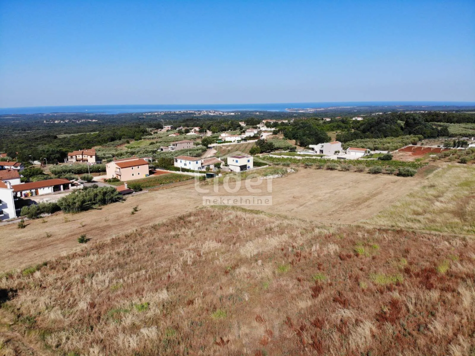Zemljište sa građevinskom dozvolom i pogledom na more! - Kaštelir, Kaštelir - Labinci