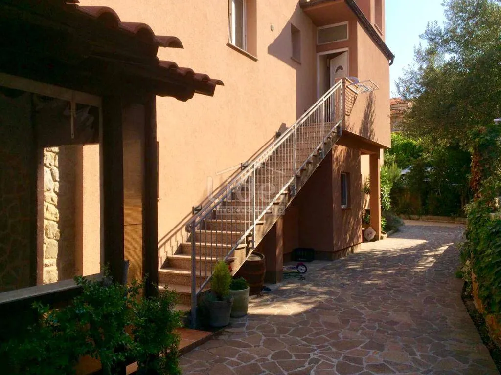 lopar, san marino, apartmanska kuća s restoranom - slika 10