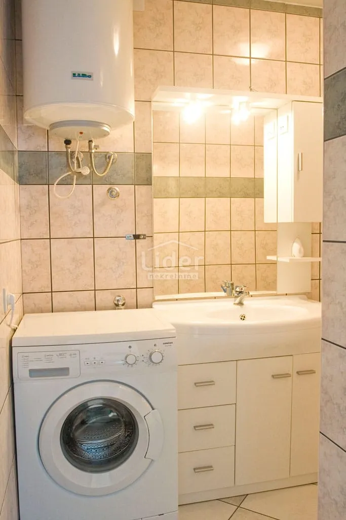 dvojna kuća u pagu, 100m2- dva apartmana, 300m od mora - slika 14