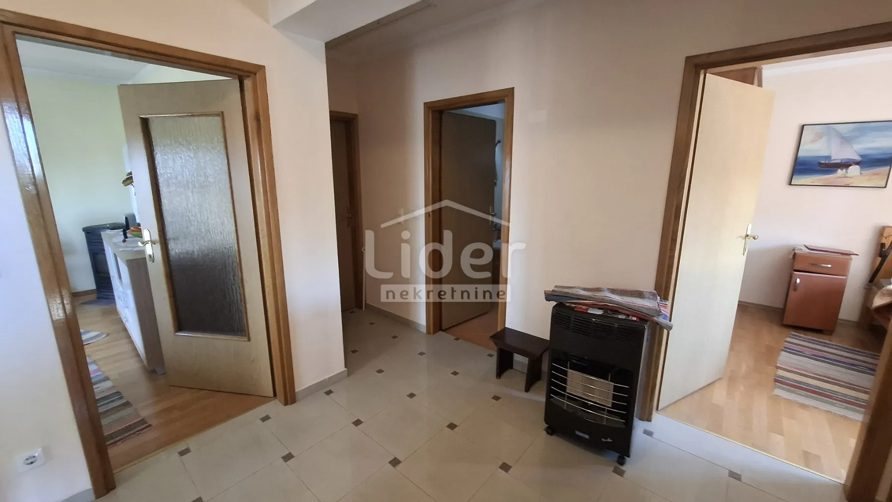 viškovo-kuća 220m2,garaža - slika 12