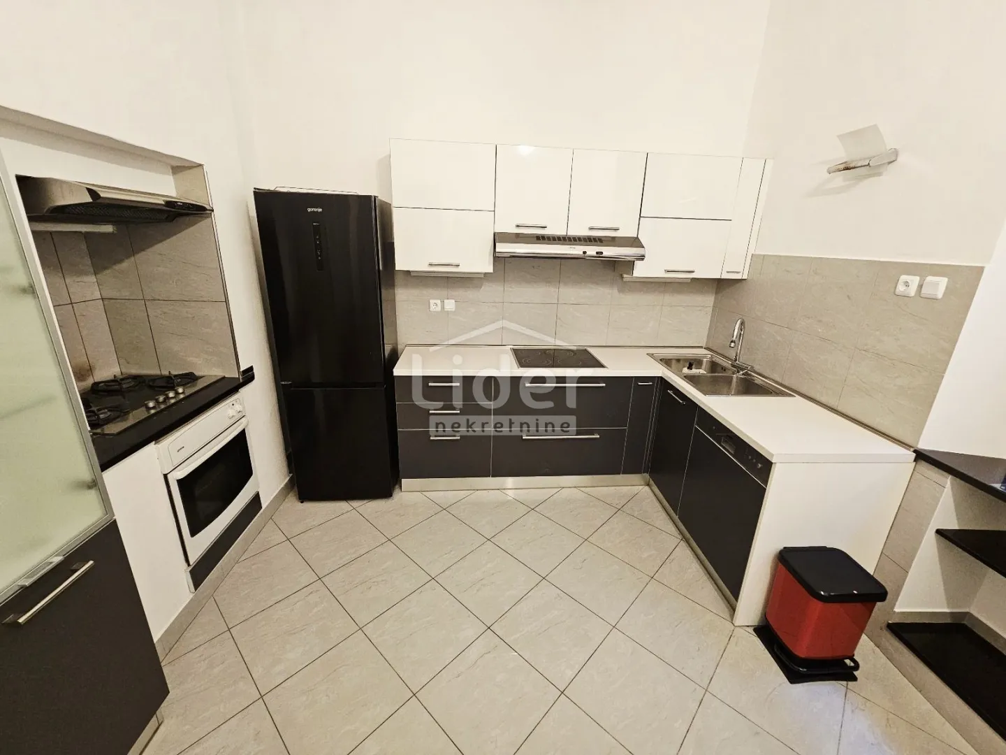 centar-stan 140m2 - slika 6