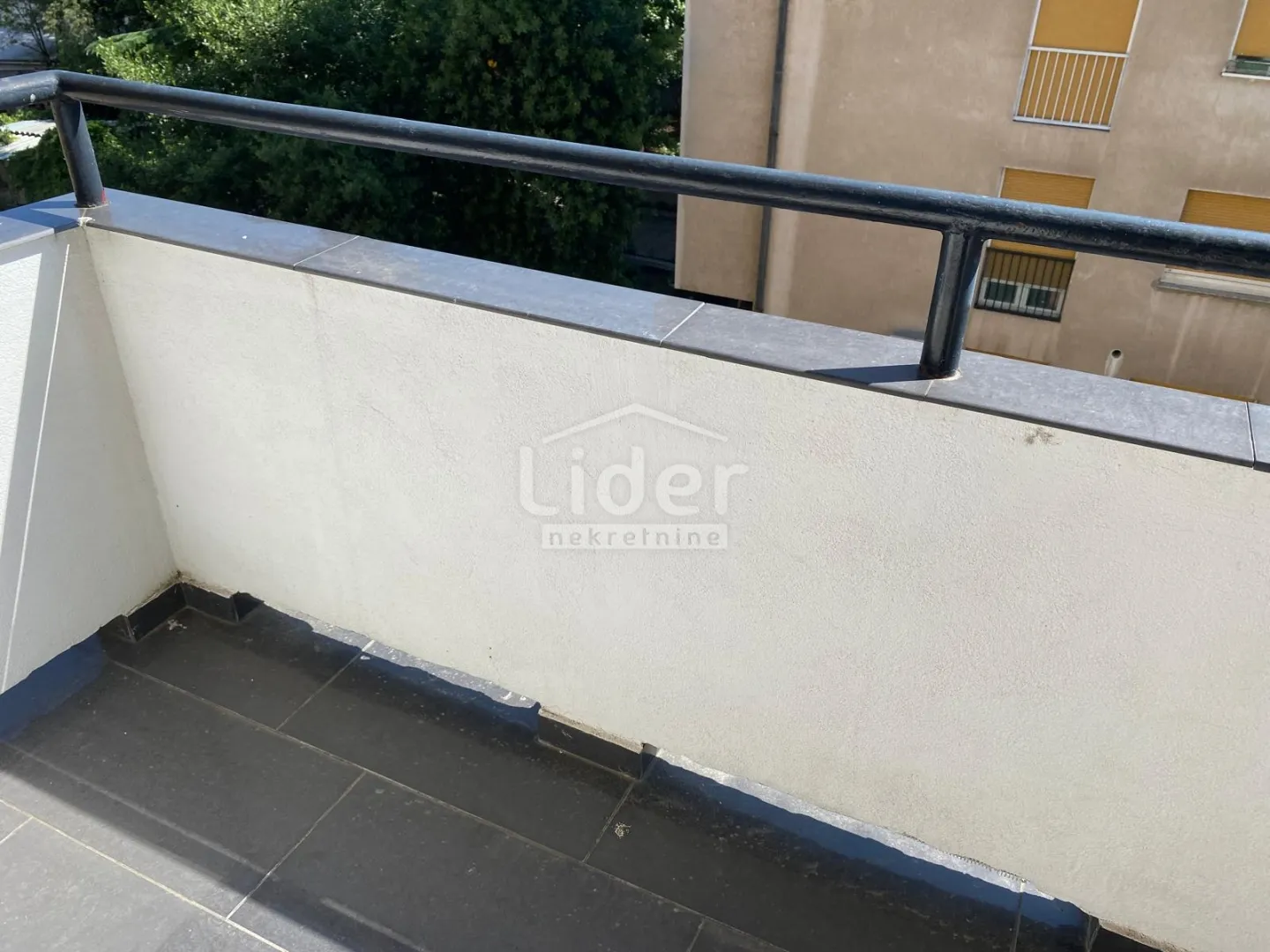 belveder, uređen i useljiv stan od 62,53m, balkon, 3.kat - slika 4