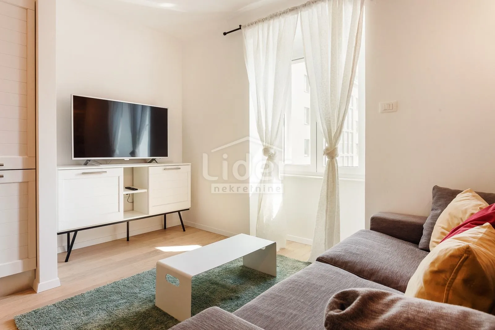 centar-stan za najam 44m2 - slika 2