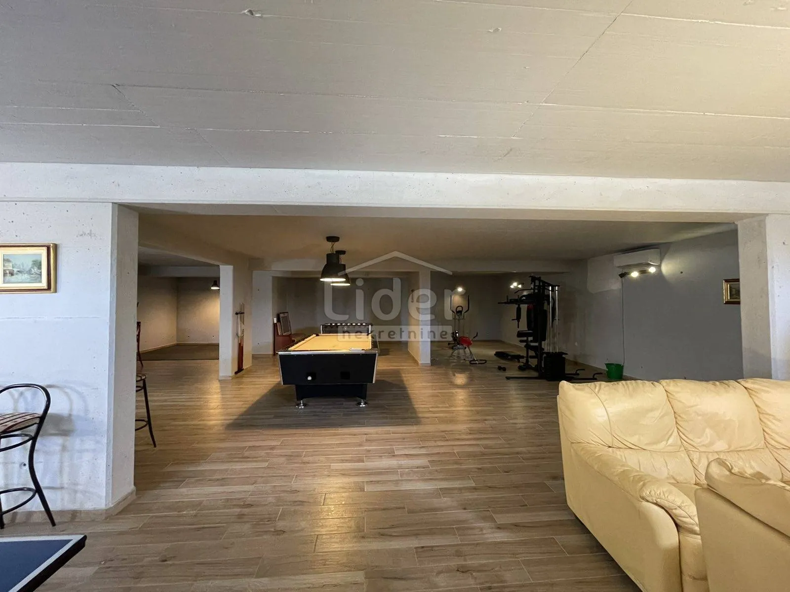 moderno-rustikalna vila s pogledom na more! - slika 12