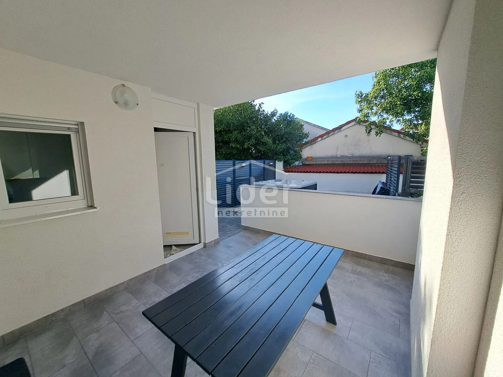 novalja stan 70m2, jacuzzi, blizina centra, škole i vrtića - slika 15