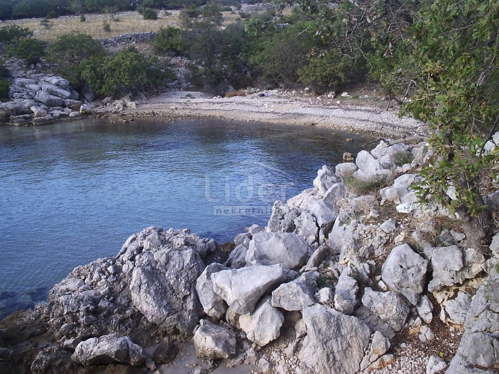 građevinski teren 20.272 m2 prvi red do mora na potezu novalja prema lunu - slika 2