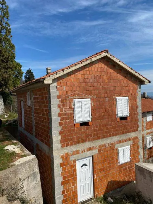 kuća sa dva stana brseč-zagore - slika 2