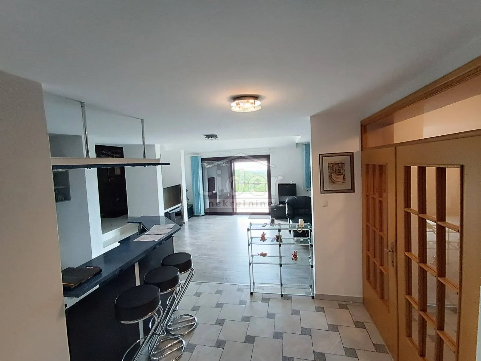 kuća s bazenom, saršoni - slika 21