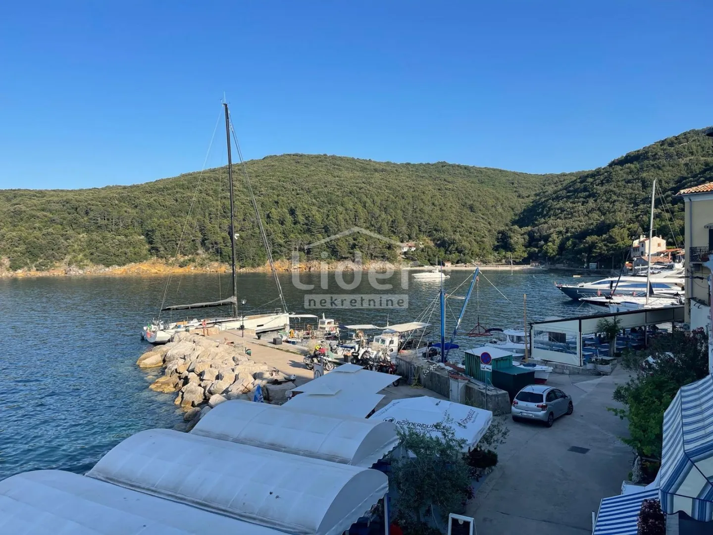 valun- cres adaptirani stan prvi red do mora - slika 18