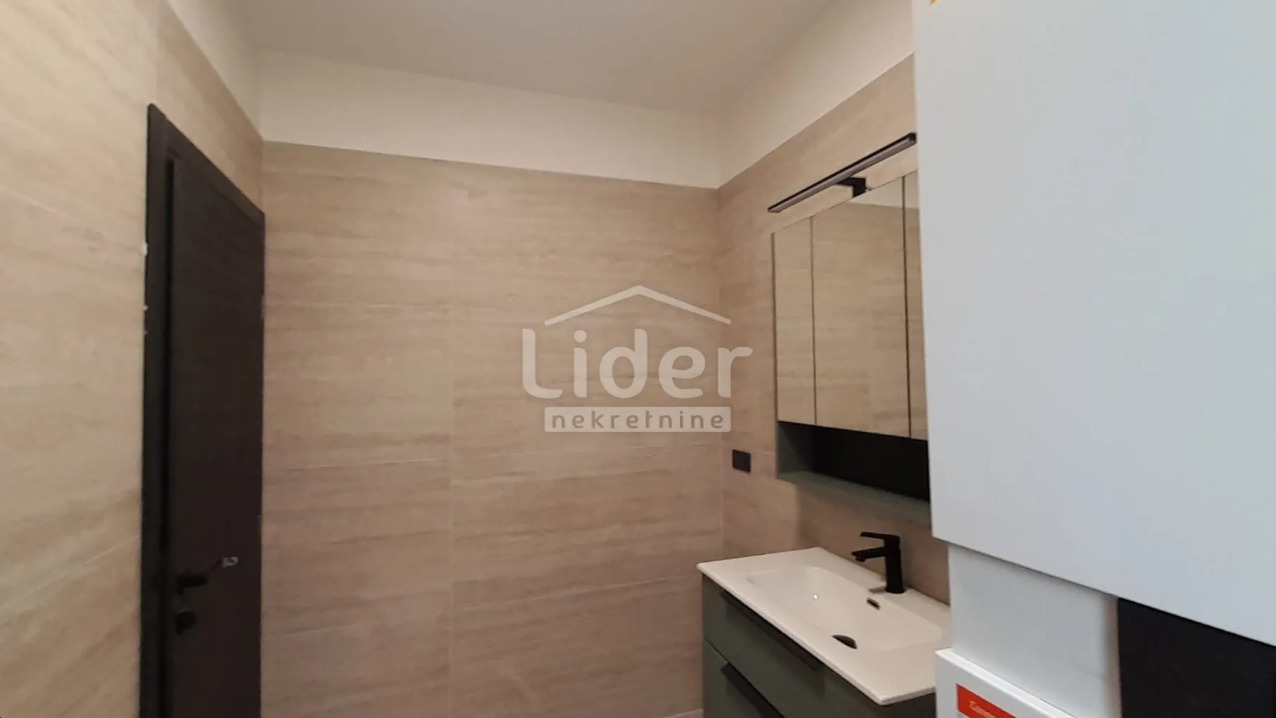 otok krk,malinska-vila s bazenom 140 m2 - slika 13