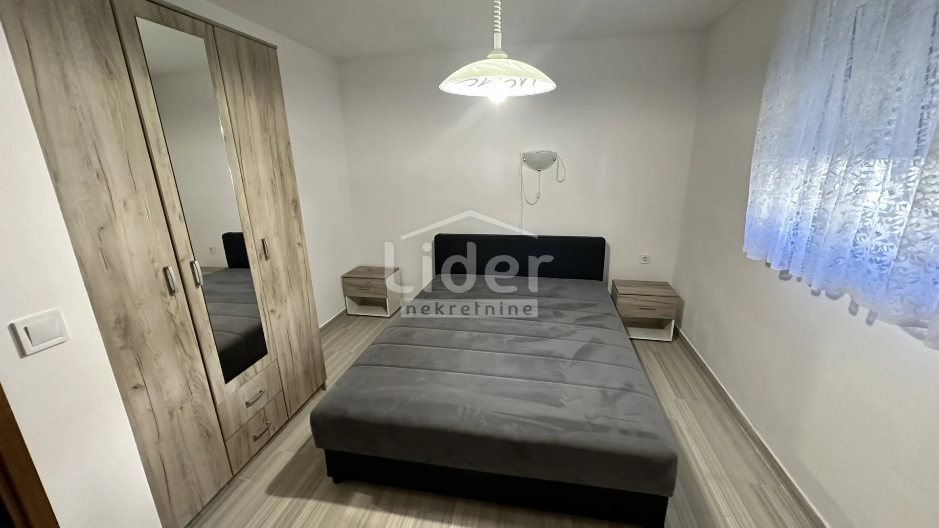kuća sa 2 stana samo 80m od mora prodaja - slika 17
