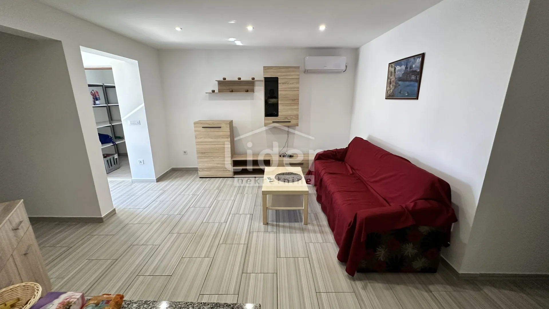 kuća sa 2 stana samo 80m od mora prodaja - slika 15