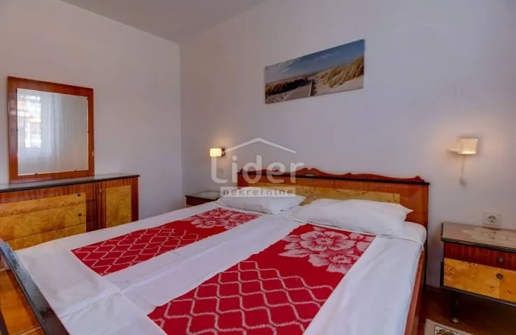 mali lošinj-kuća s pogledom na more i grad - slika 7