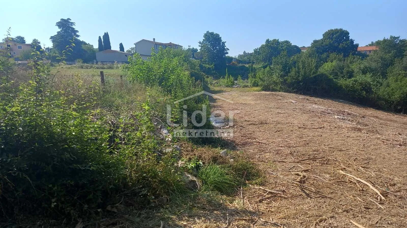 rovinj - okolica, građ zemljište, moguća kupnja pola terena - slika 9