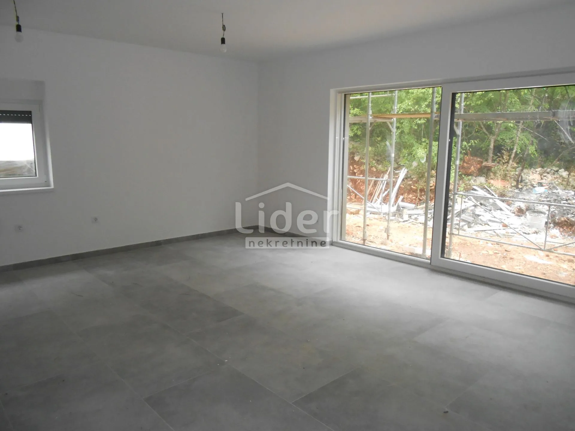 HLAPA (OTOK KRK) Novi apartman s okućnicom - Hlapa, Dobrinj