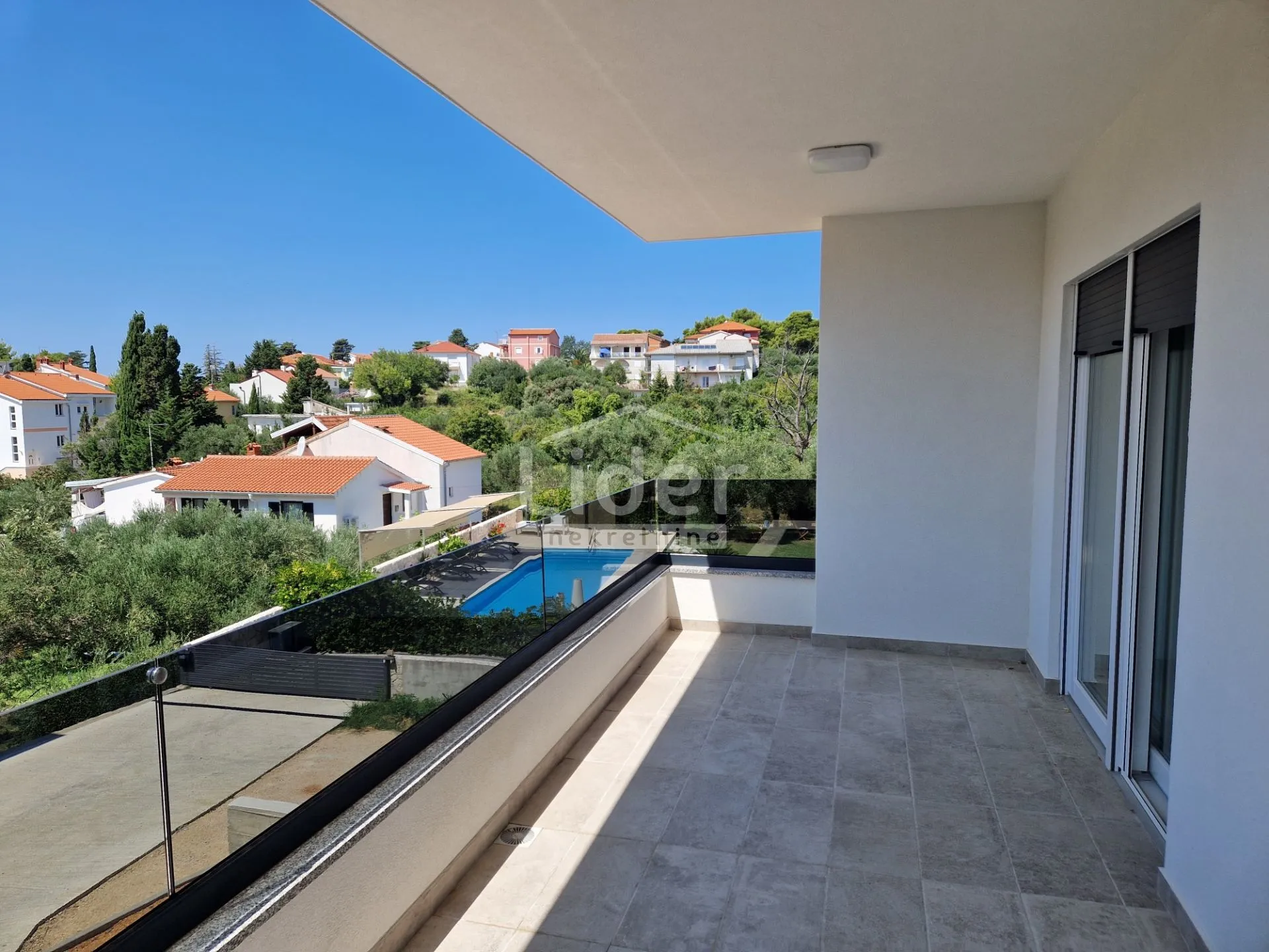 apartman u novogradnji u banjolu - slika 2