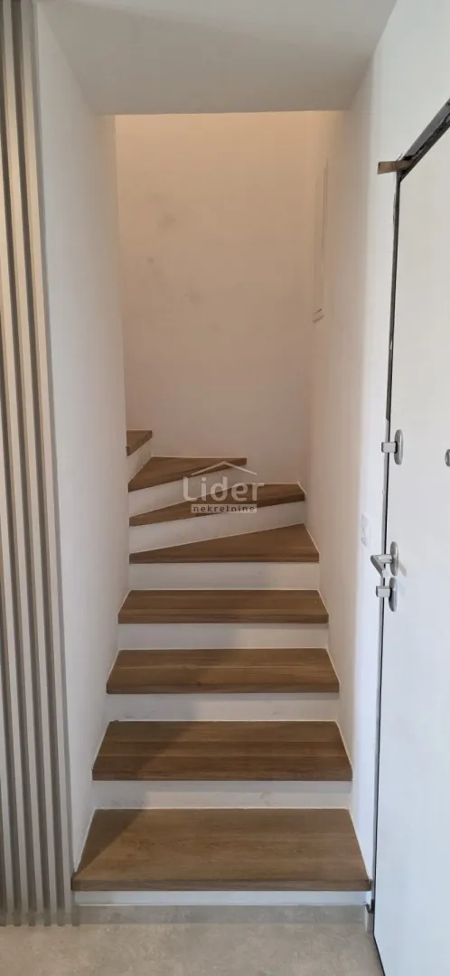 zamet , trosobni stan s okućnicom - slika 11