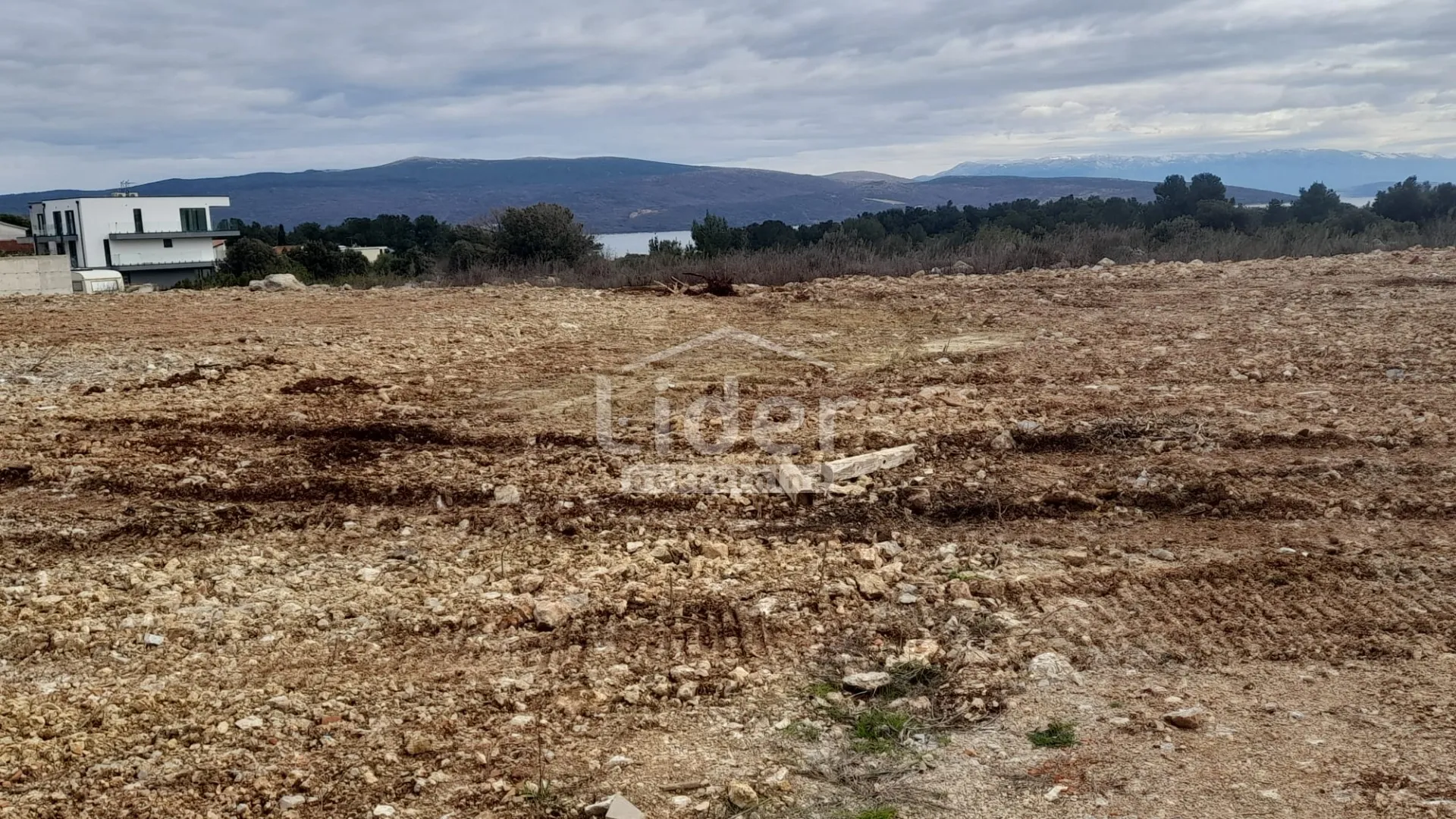 otok krk,krk-građevinsko zemljište s pogledom na more 1095m2 - slika 2
