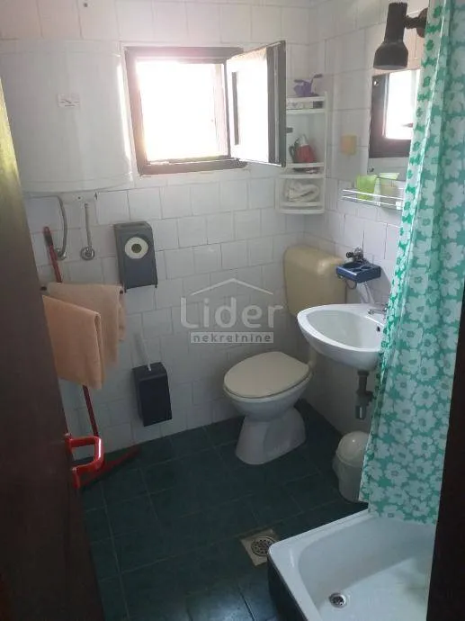 veli lošinj samostojeća kuća s okućnicom - slika 12