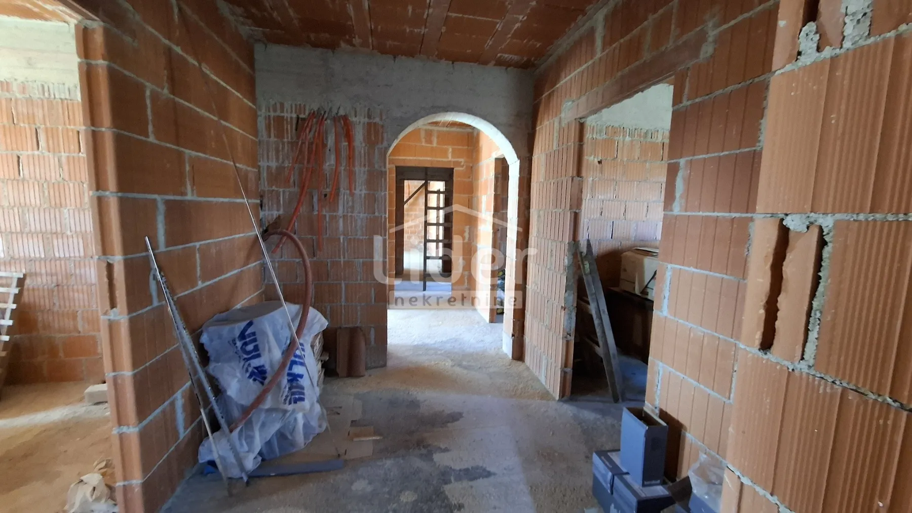 kastav-poslovni prostor 160m2 - slika 2