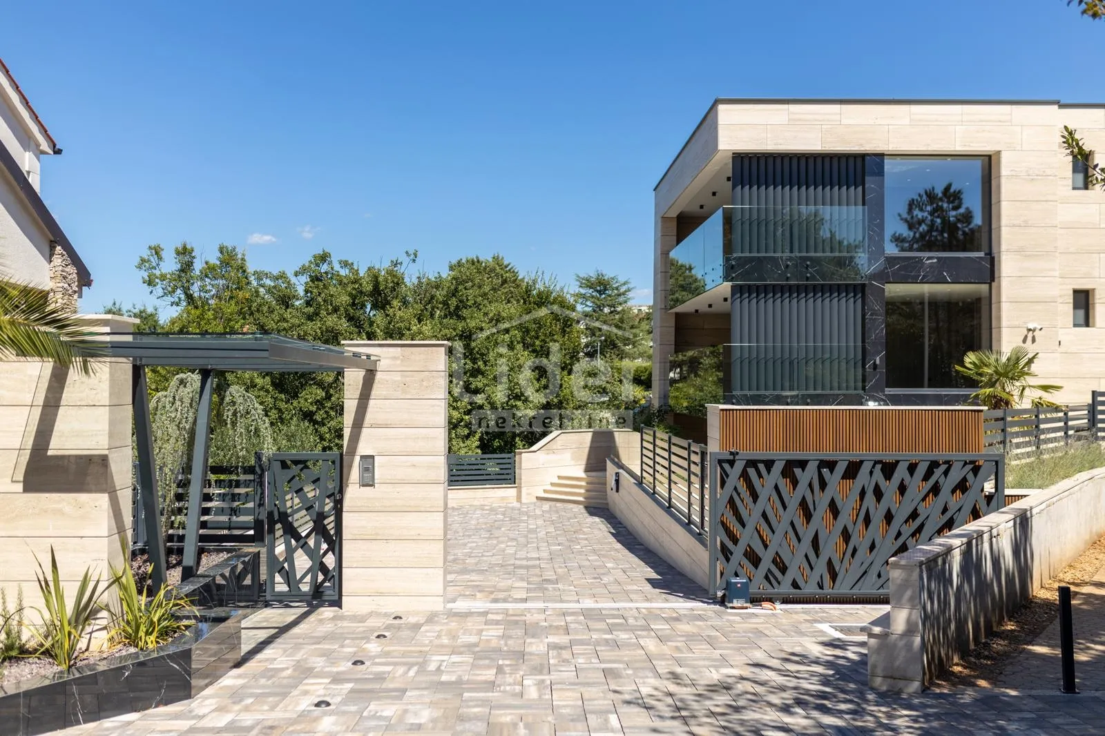 otok krk,malinska-prizemlje vile 123m2 s bazenom i okućnicom - slika 2