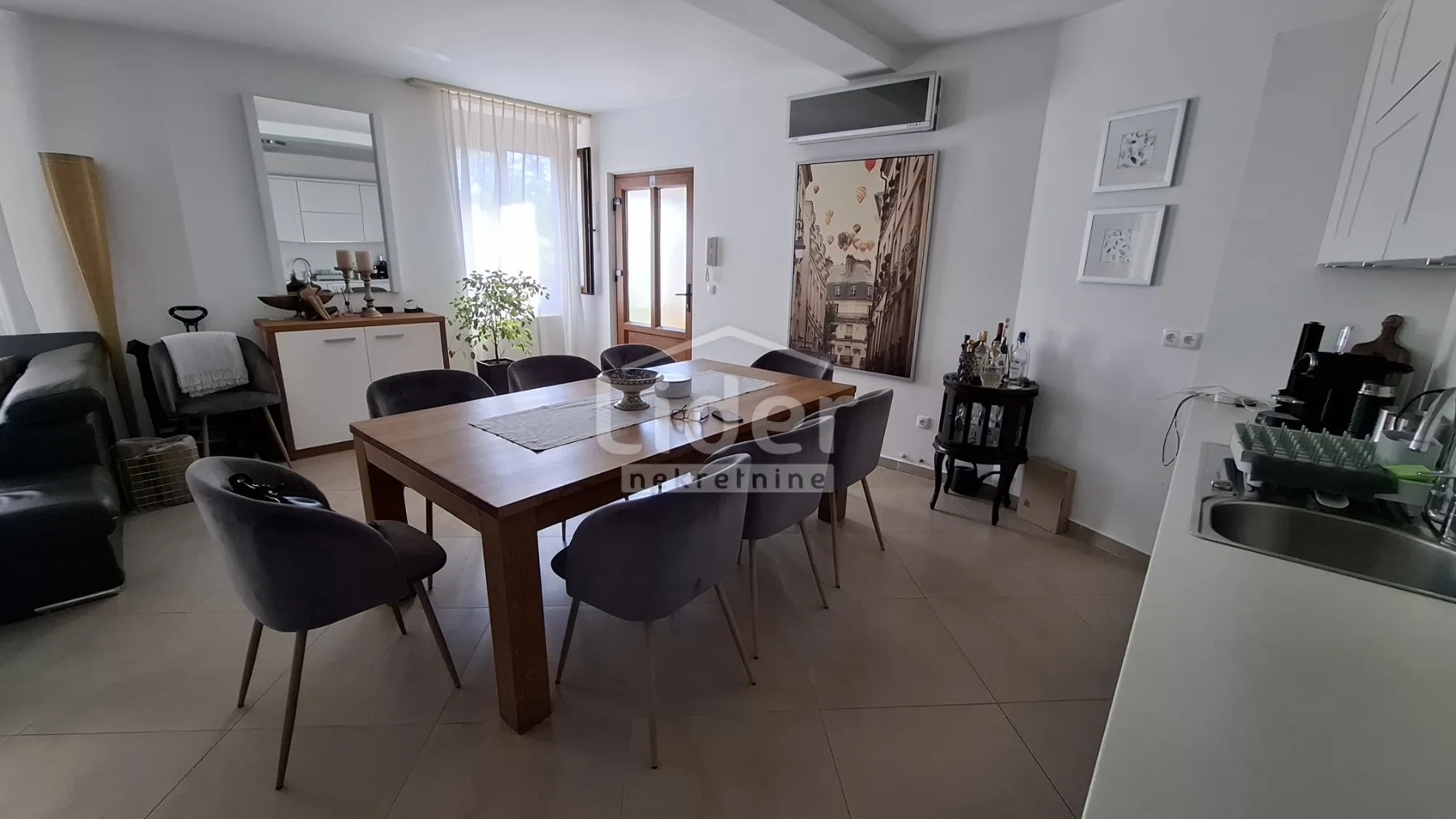 crikvenica-prostran stan s dodatnim apartmanom - slika 14