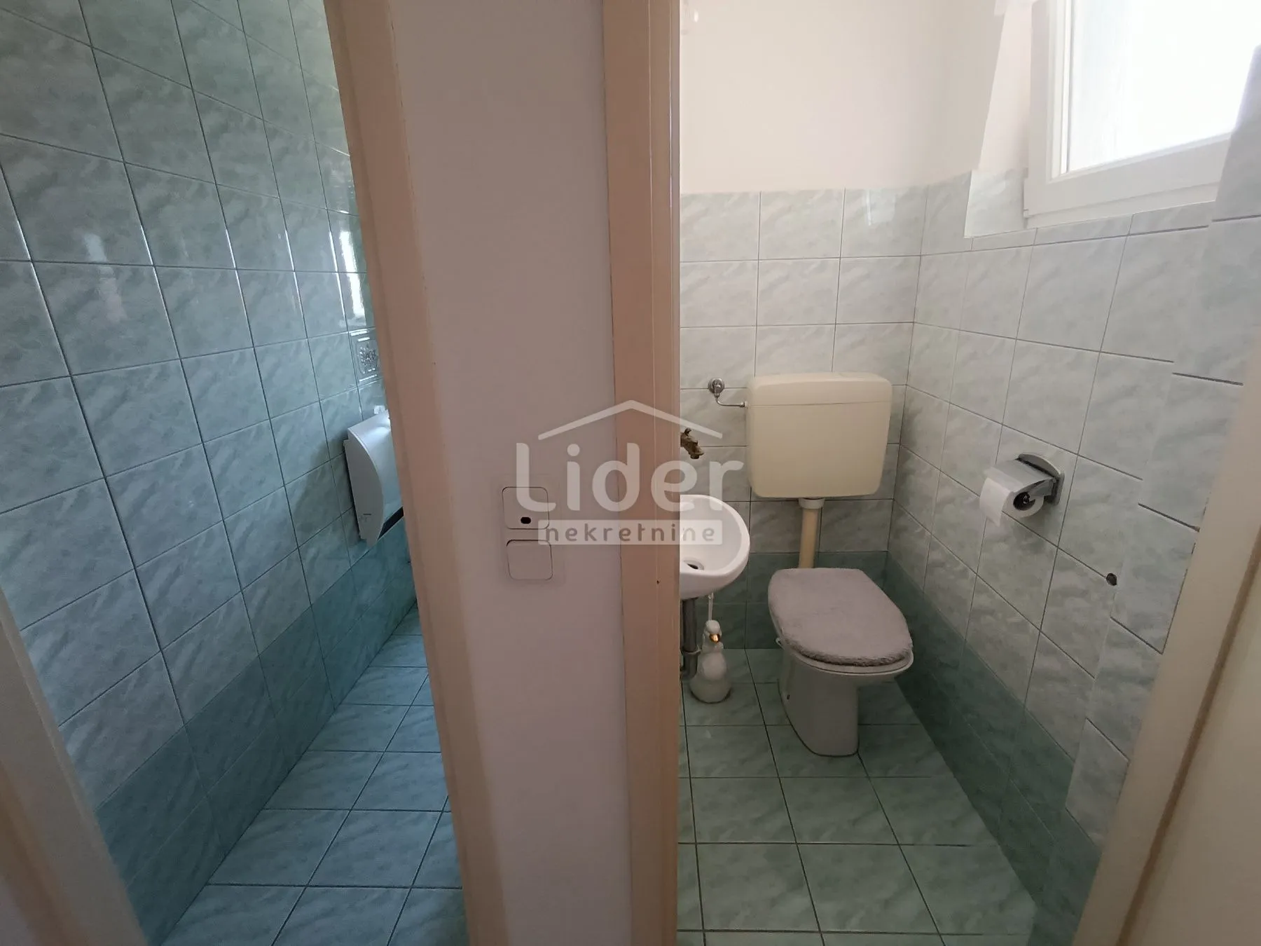 zamet kuća sa 4 stana, 1 zona, 385.000 € - slika 27