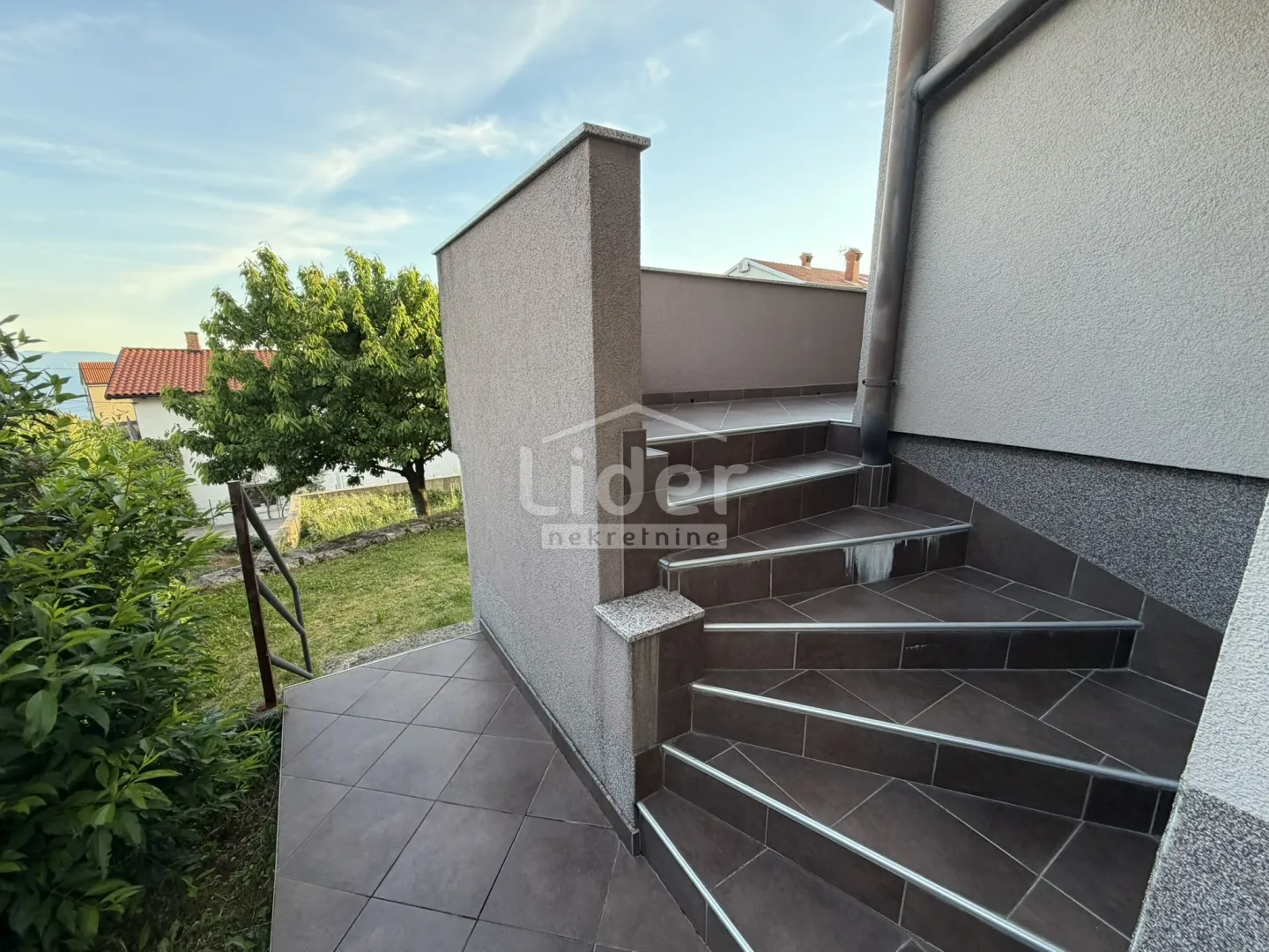 poslovni prostor 30m2 na mirnoj lokaciji iznajmljujemo - slika 11
