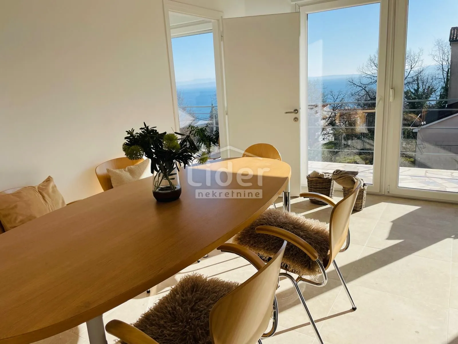 volosko opatija matulji 100 m2 parking - slika 8