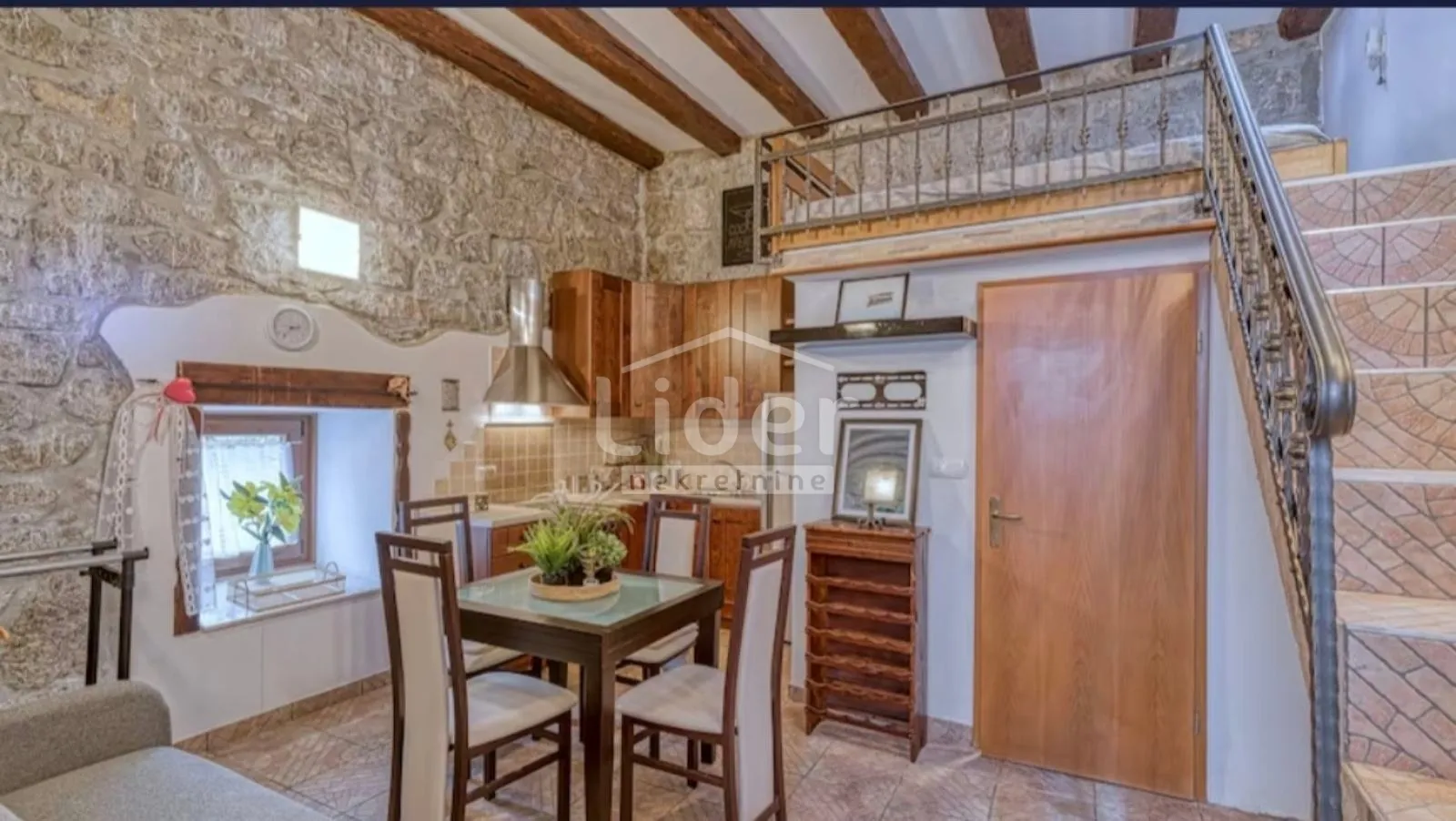 jušići stan sa studio apartmanom i terasom - slika 16