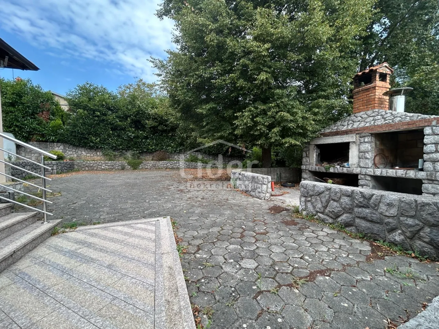 matulji.poslovno stambena zgrada - slika 8