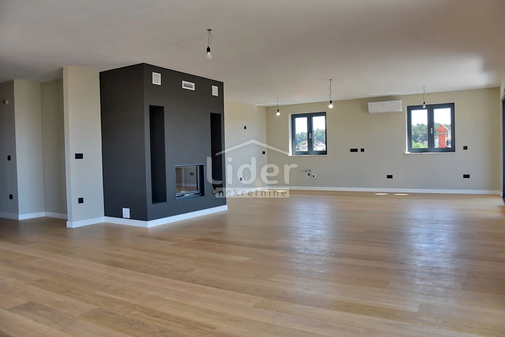 penthouse sa prekrasnim pogledom na top lokaciji! - slika 17