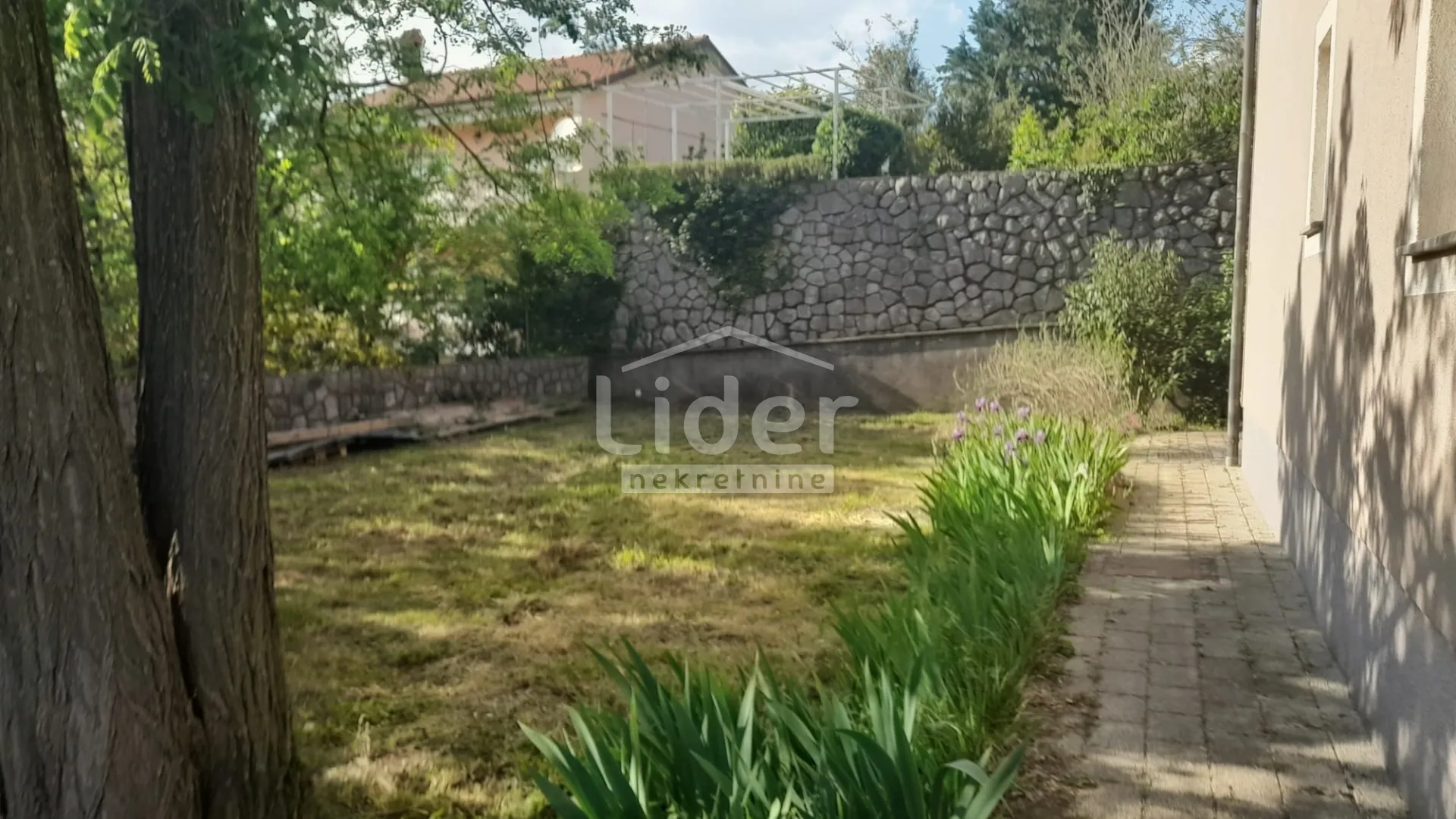 rijeka,srdoči-stan 132m2+vrt 185m2+3 parkinga+pogled more - slika 19