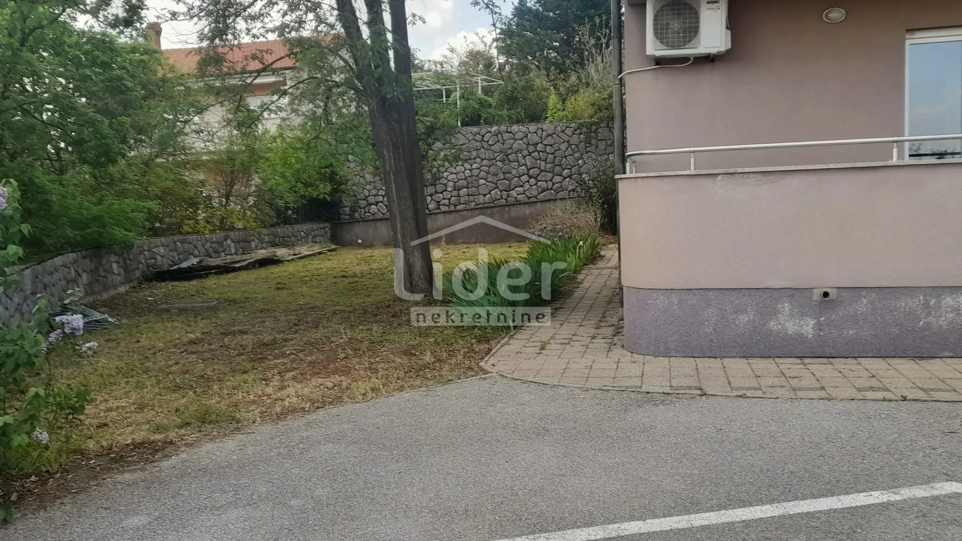 rijeka,srdoči-stan 132m2+vrt 185m2+3 parkinga+pogled more - slika 24