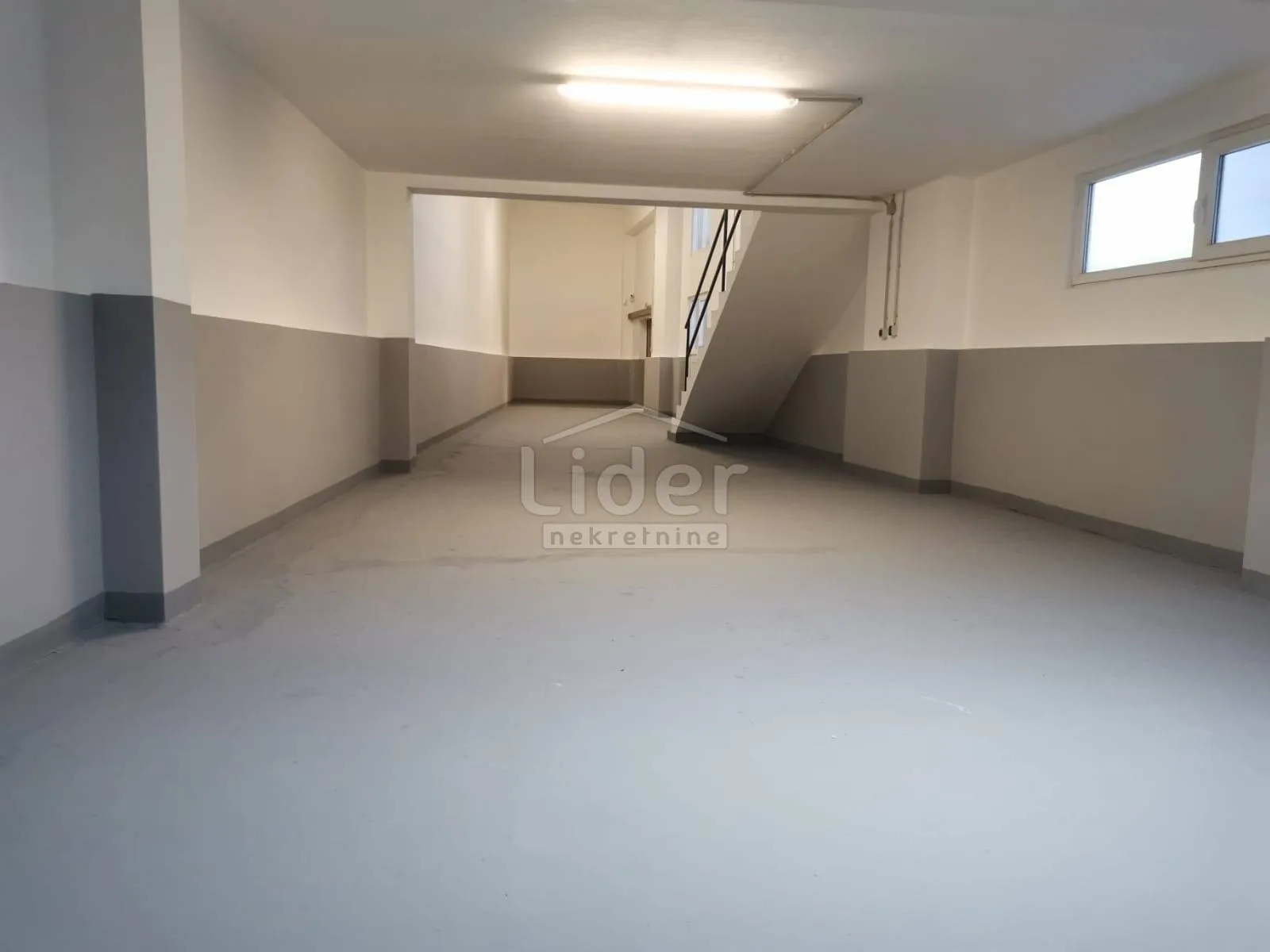 sušak, ulični lokal 321m2- 379.000 € - slika 9
