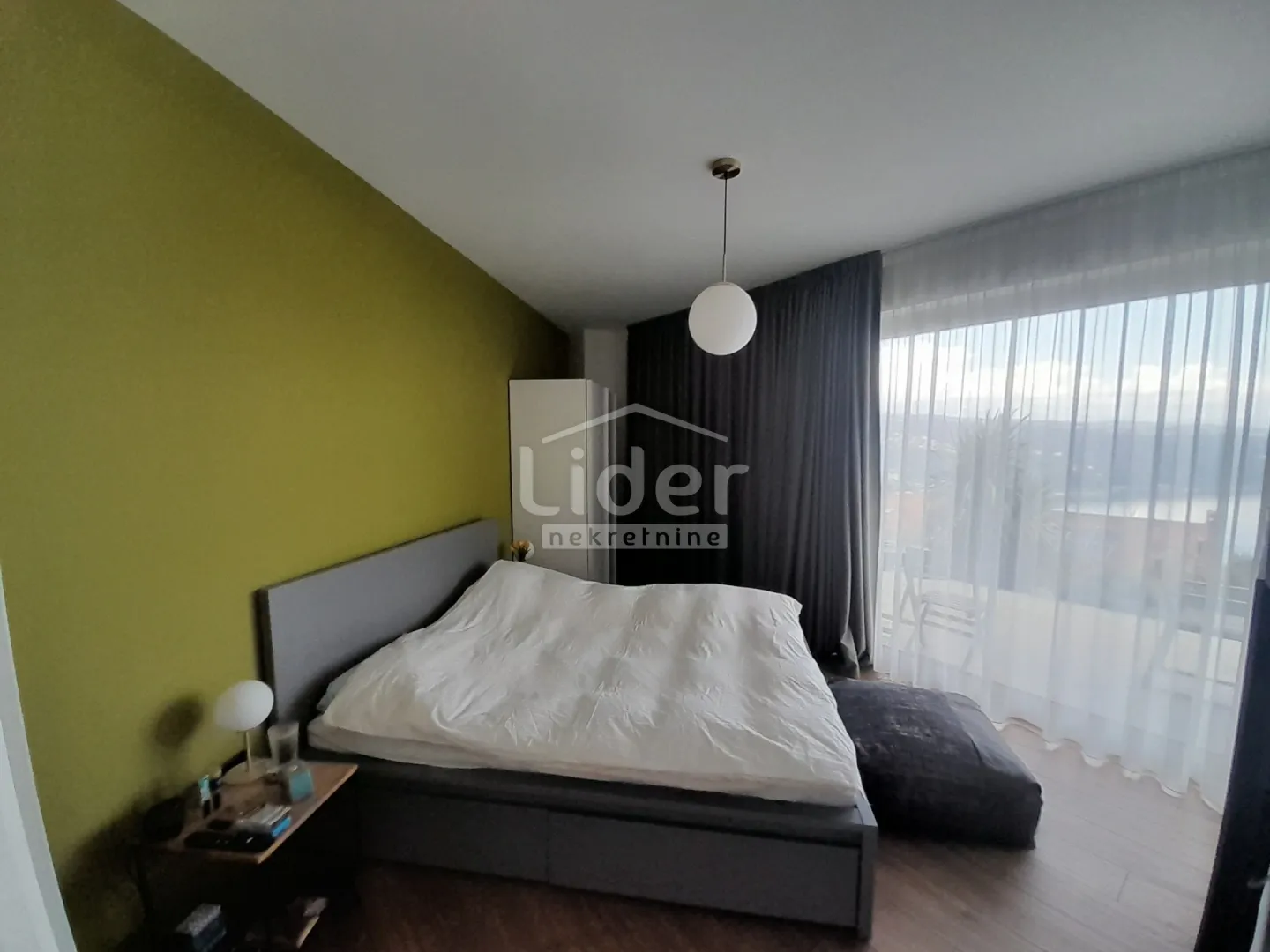 opatija stan 158m2 + 298m2 okućnice+ garaža - slika 14