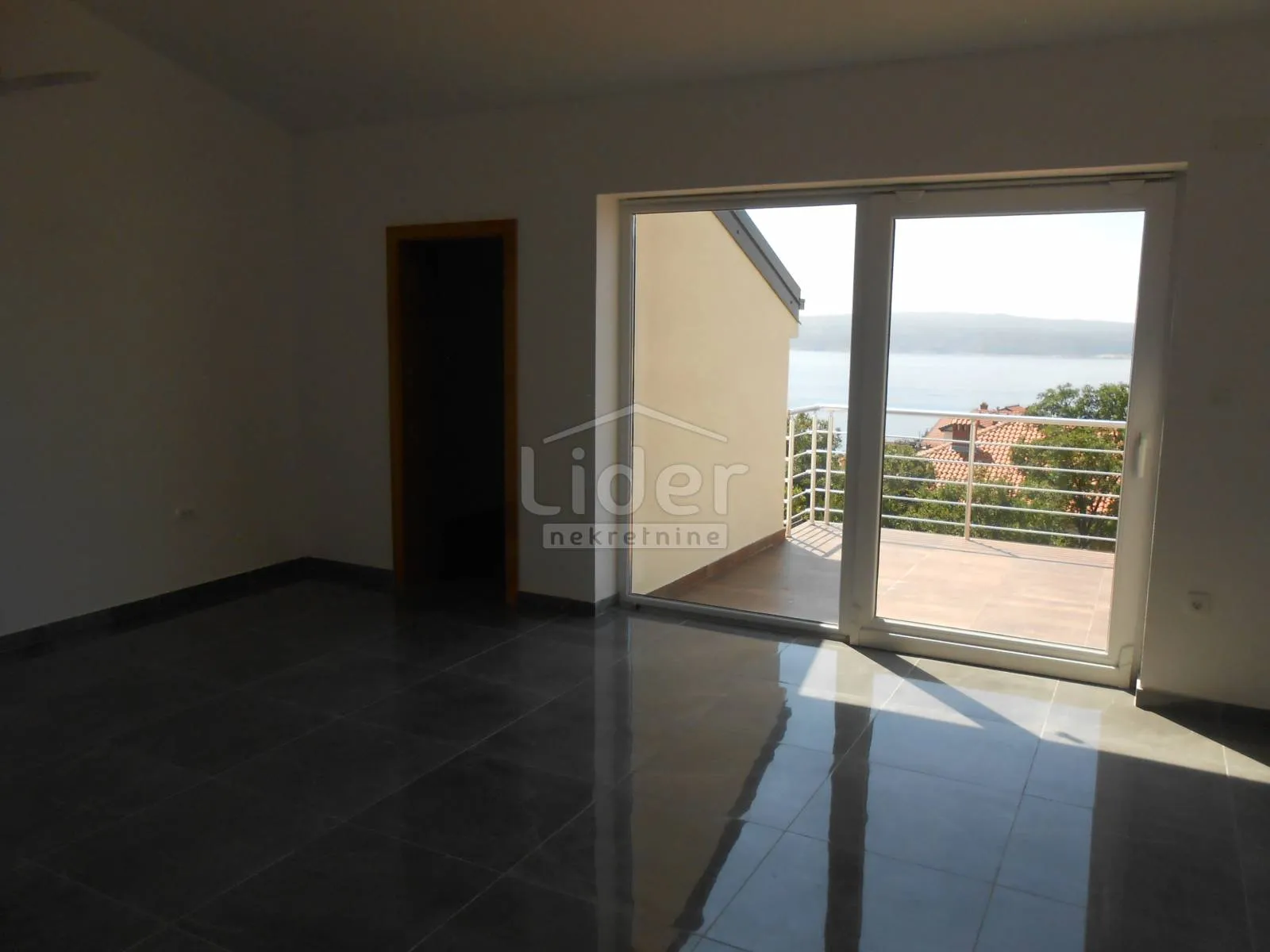 crikvenica novi apartman 350 m od mora - slika 9