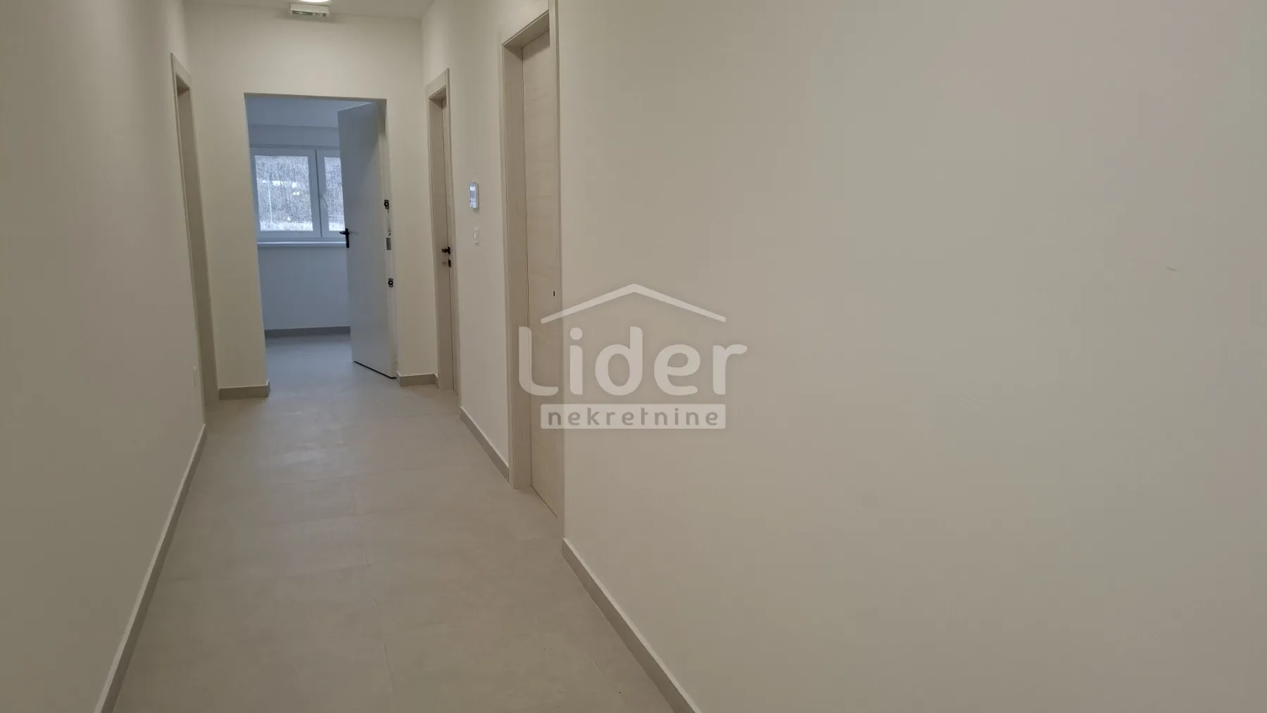 škurinje – uredski prostor s 6 ureda + 6 parkirnih mjestaa - slika 10