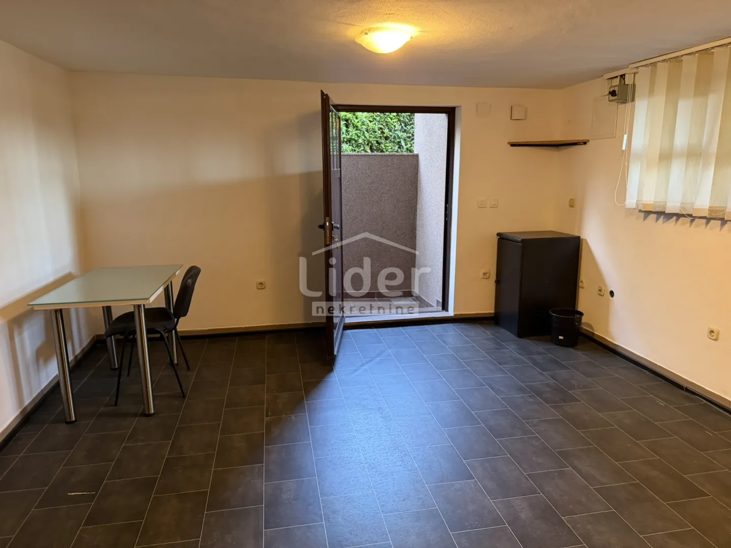 poslovne prostore 70m2 na mirnoj lokaciji iznajmljujemo - slika 2