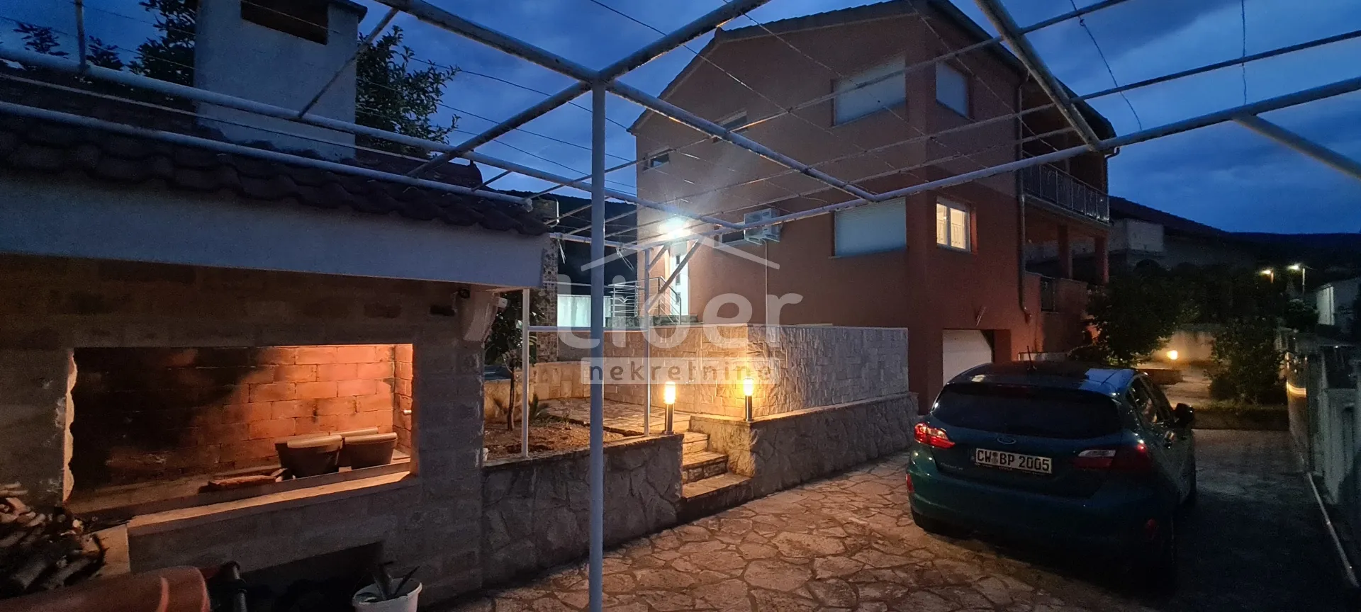 kruševo, kuću sa 3 stana i bazenom prodajemo - slika 3