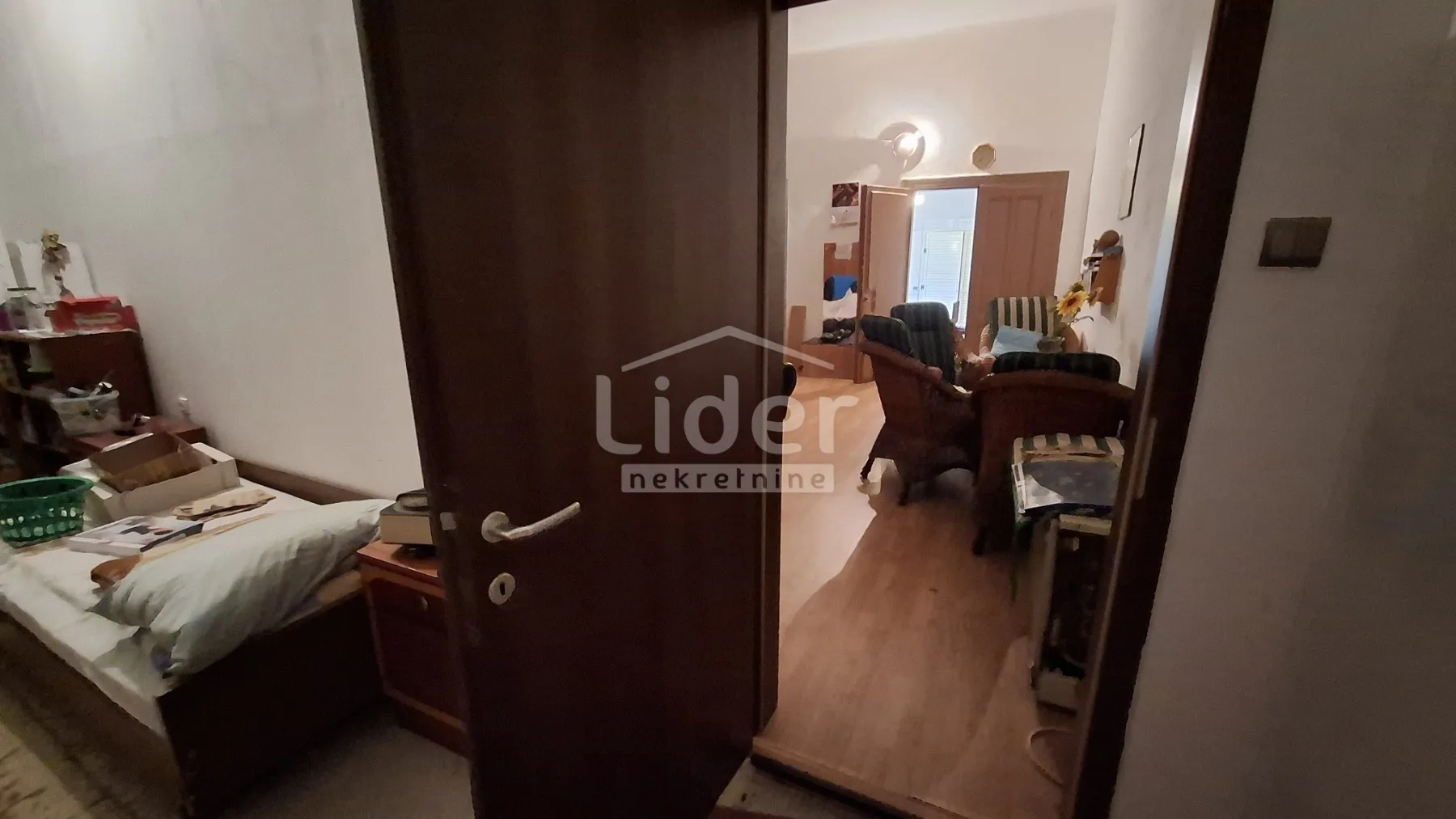 mrkopalj-kuća s velikom okućnicom 3000m2 - slika 6