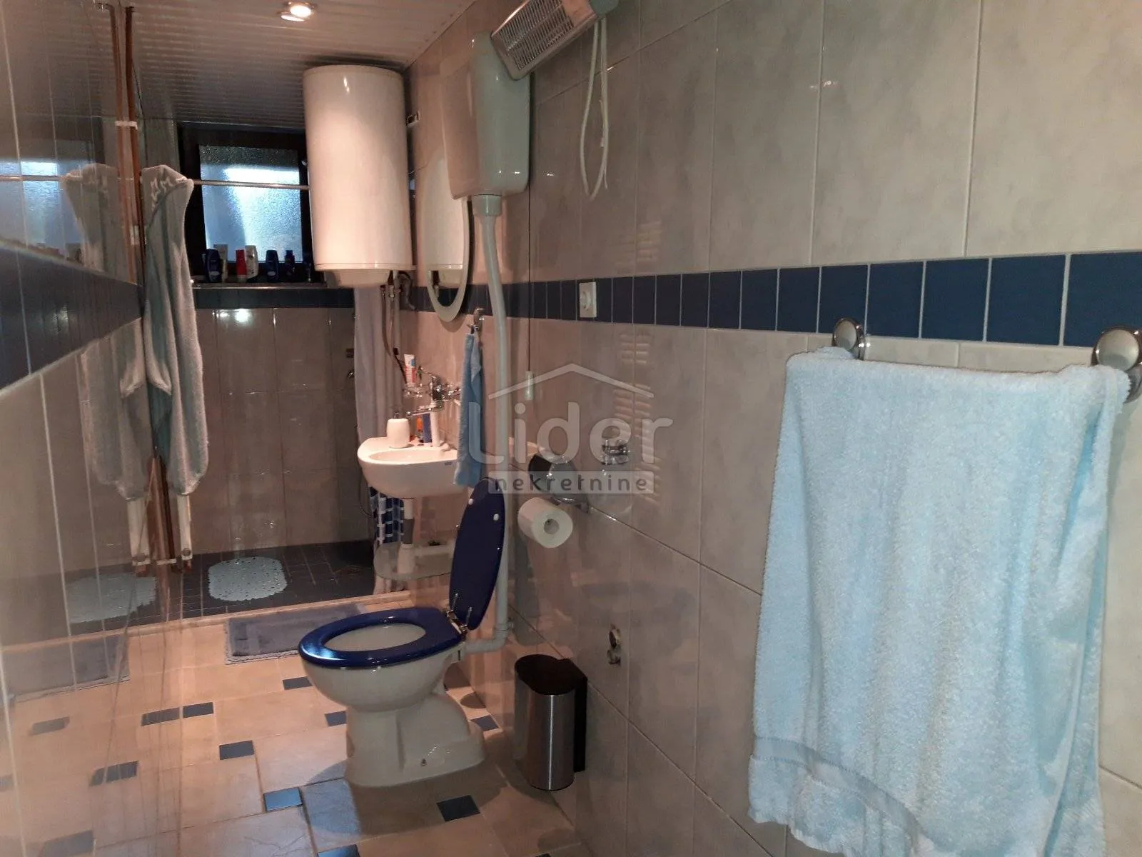 kuća škurinje, 250m2 - slika 15