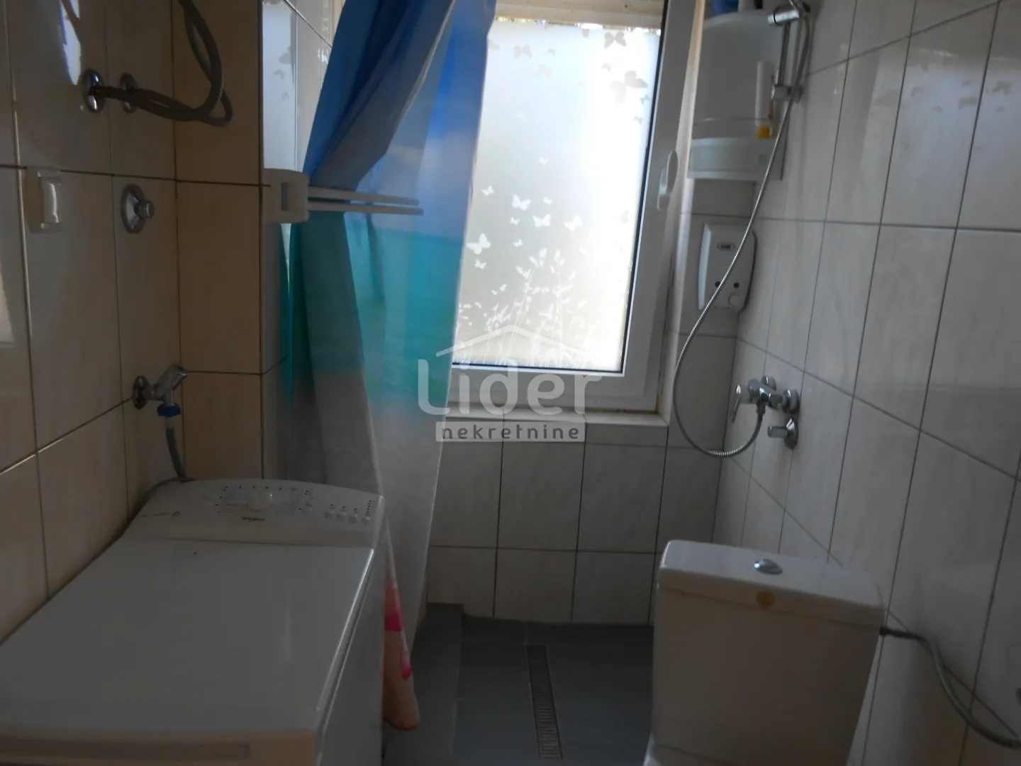 prilika! apartman na samo 100 m od mora - slika 13