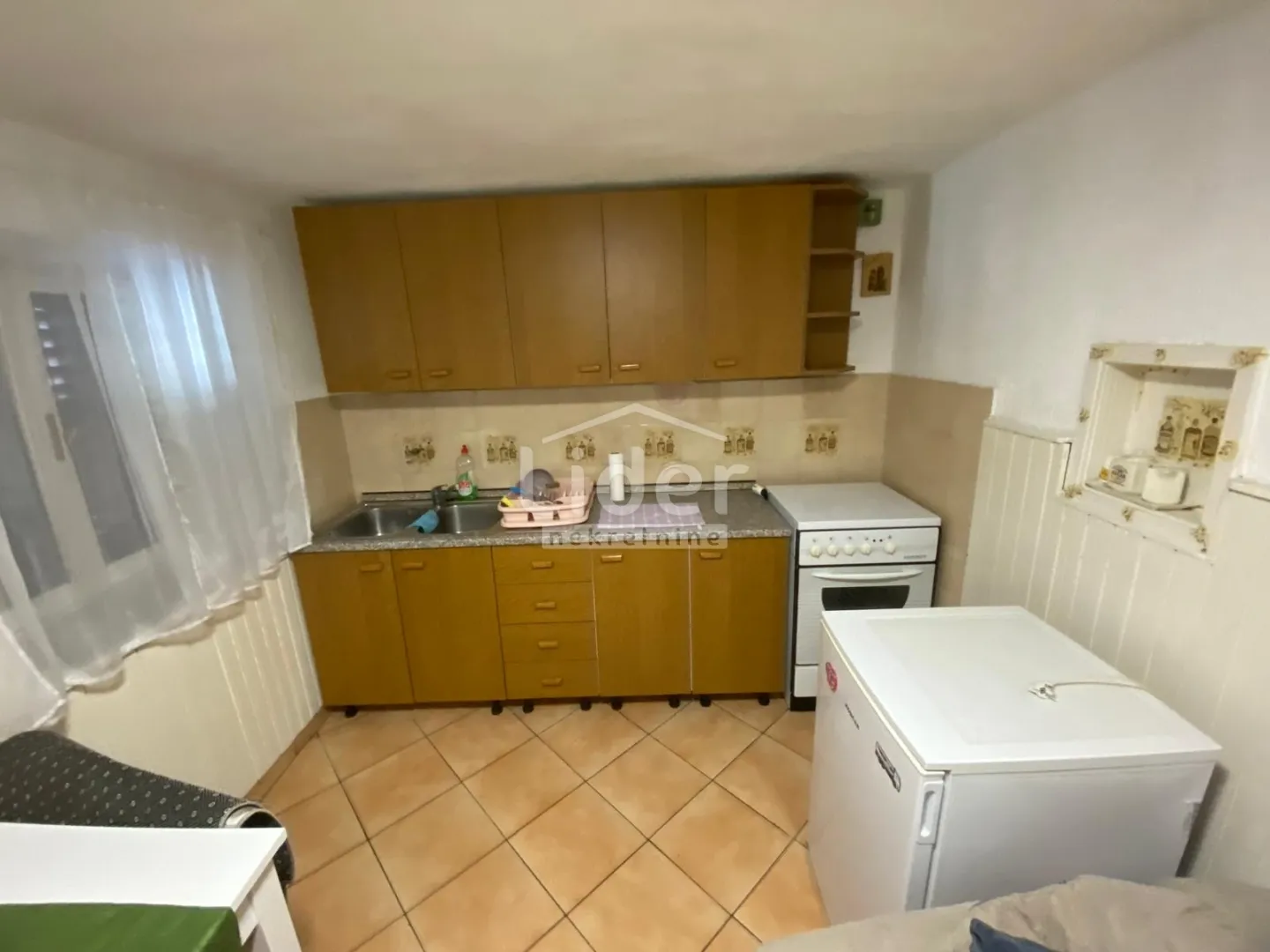 gornja vežica, 1s-stan sa terasom, namješten - slika 2