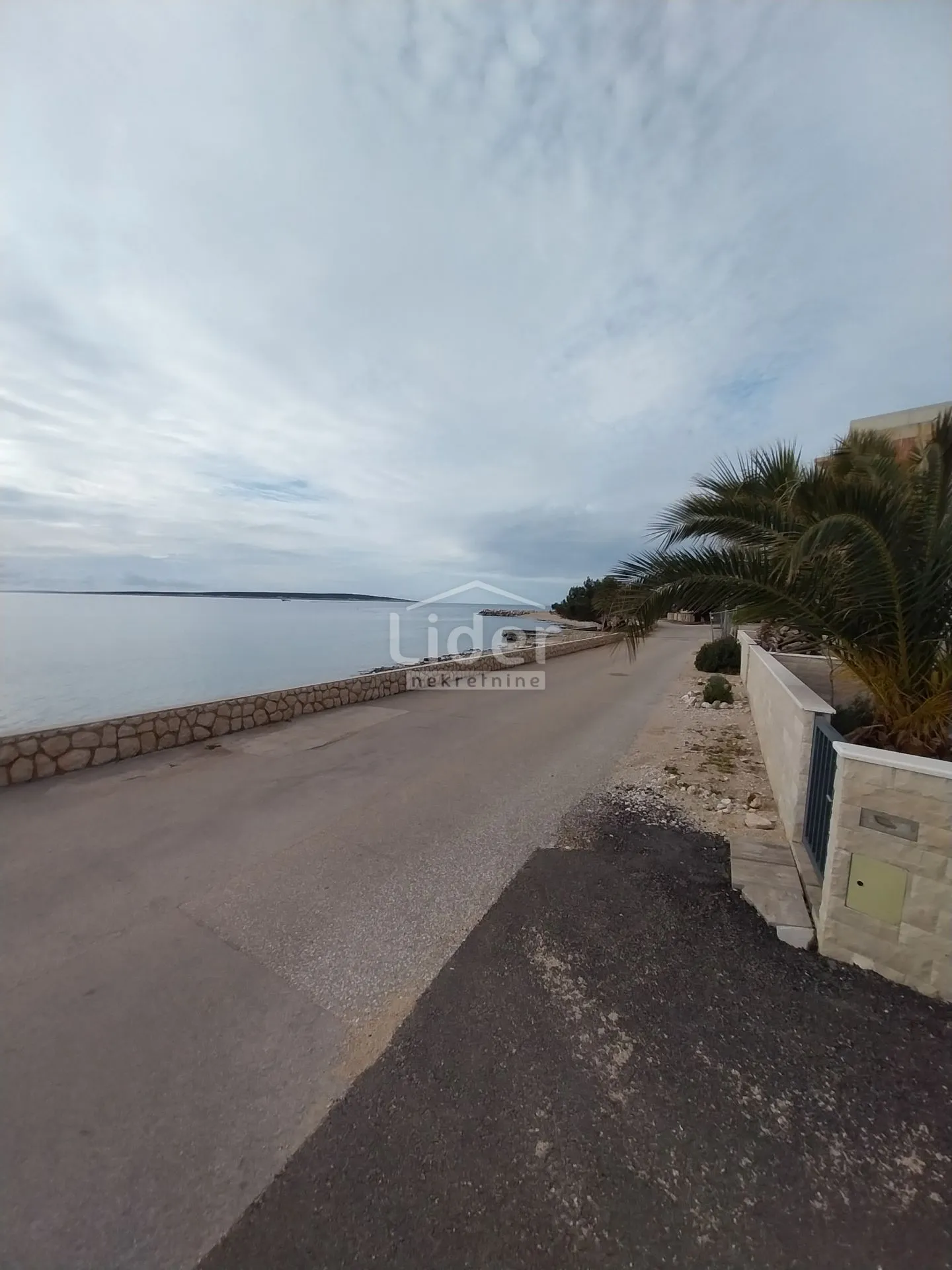 penthouse 127,14 m2, 30m od mora, predivan pogled - slika 3