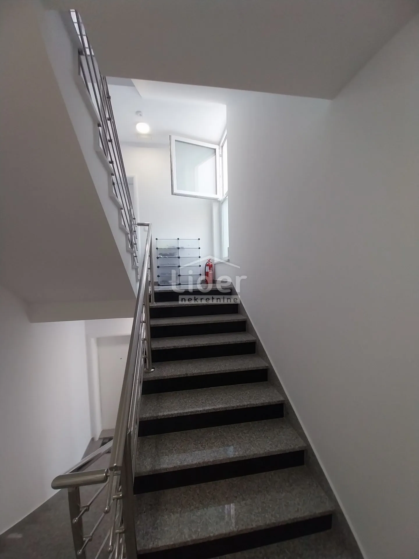 penthouse 127,14 m2, 30m od mora, predivan pogled - slika 18