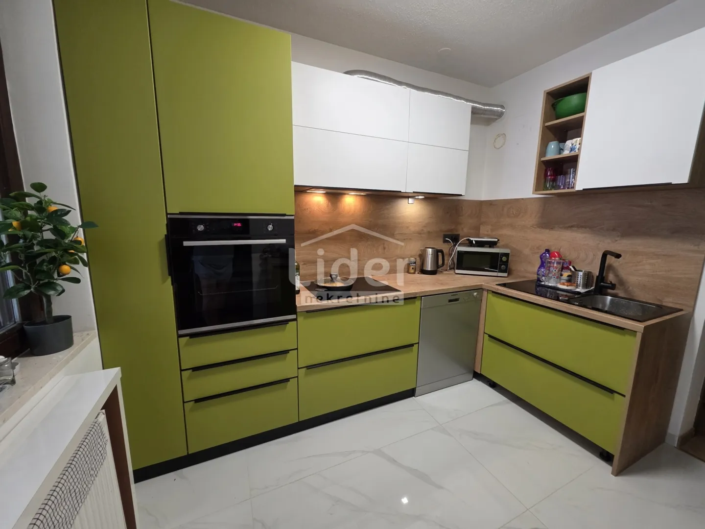 njivice -trosobni stan 100m2 - slika 19