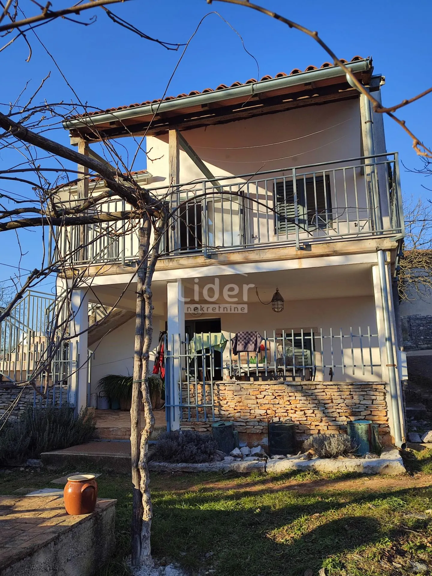 tri nekretnine: kuća, kuća za adaptaciju i zemljište u istarskoj toskani! - slika 8