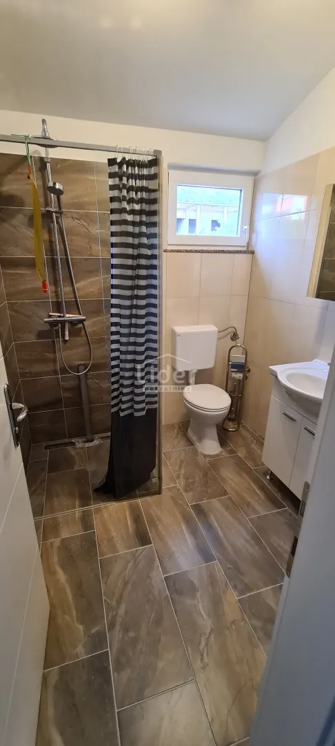 kruševo, kuću sa 3 stana i bazenom prodajemo - slika 21